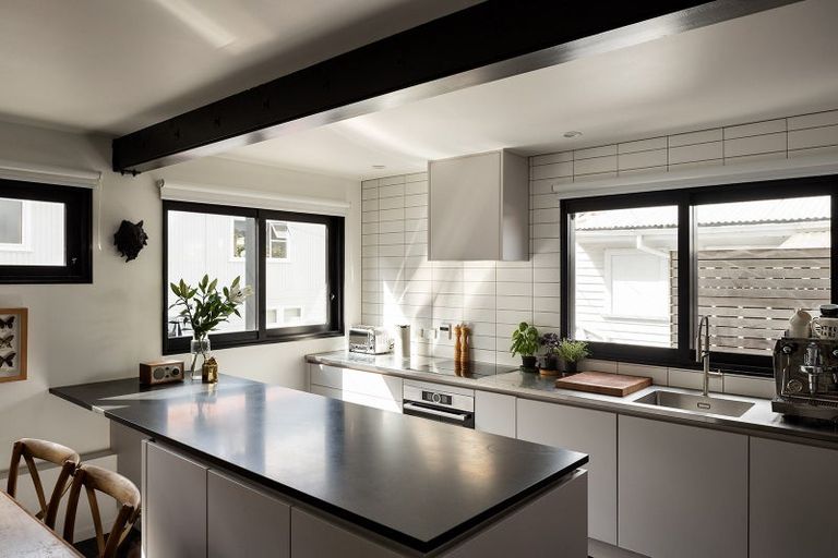 Photo of property in 1 Port Street, Mount Victoria, Wellington, 6011