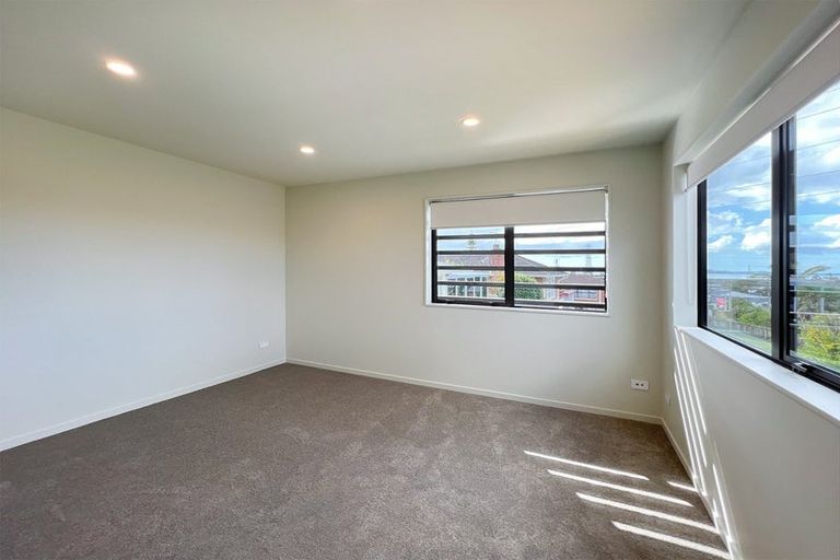 Photo of property in 46b Tiroroa Avenue, Te Atatu South, Auckland, 0610