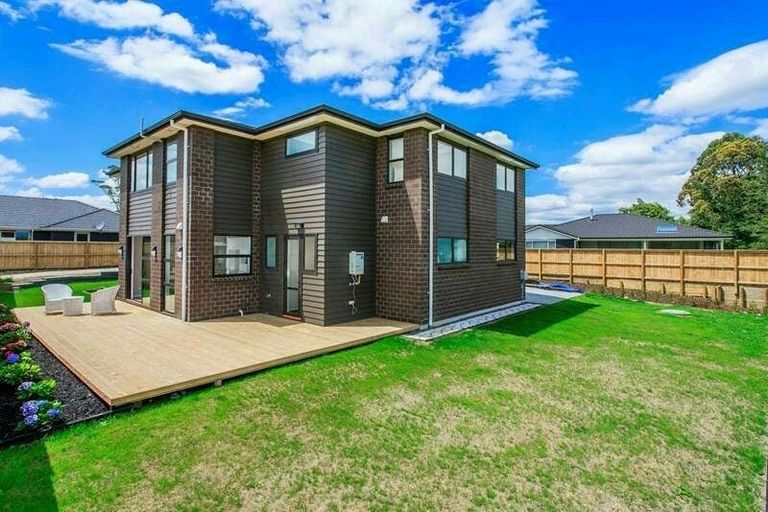 Photo of property in 13 Kohia Way, Huapai, Kumeu, 0810