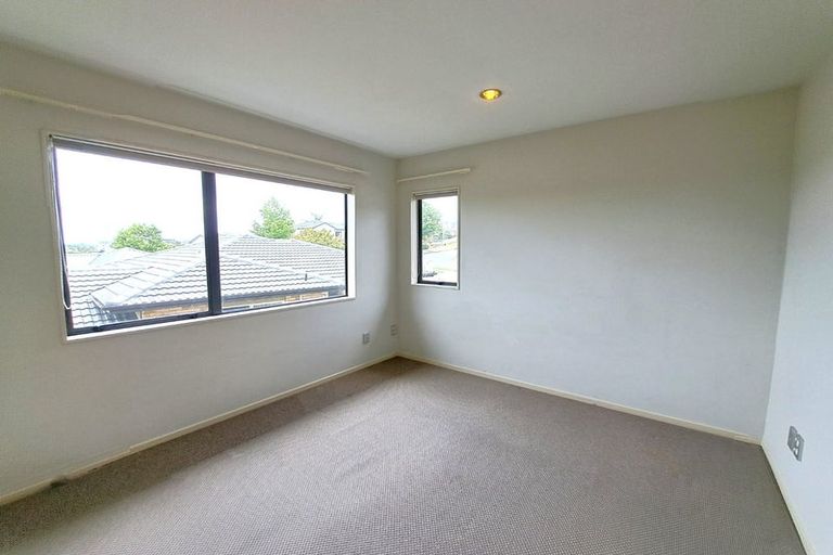 Photo of property in 3 Spoonbill Place, Unsworth Heights, Auckland, 0632