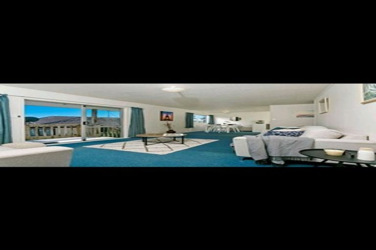 Photo of property in 85a Spinella Drive, Bayview, Auckland, 0629