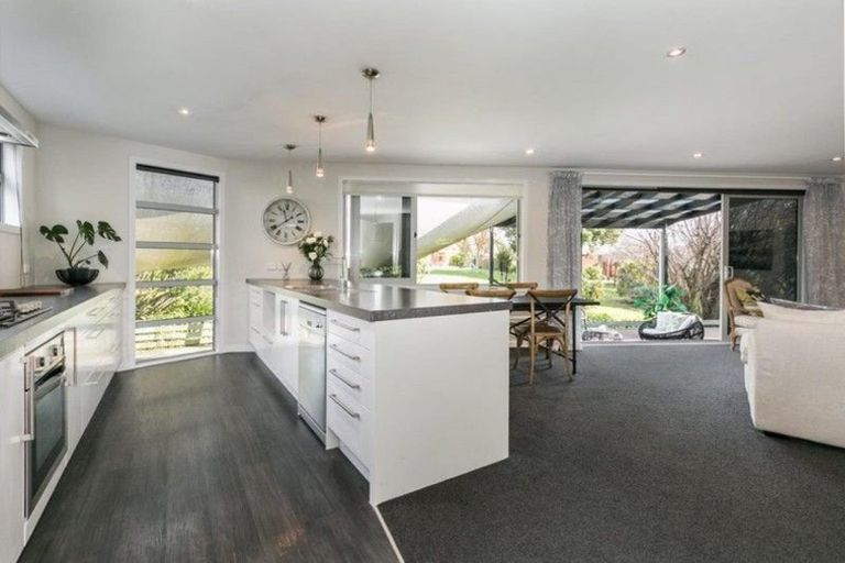 Photo of property in 9a Saint Hill Lane, Havelock North, 4130