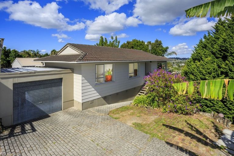 Photo of property in 1/244 East Coast Road, Forrest Hill, Auckland, 0620