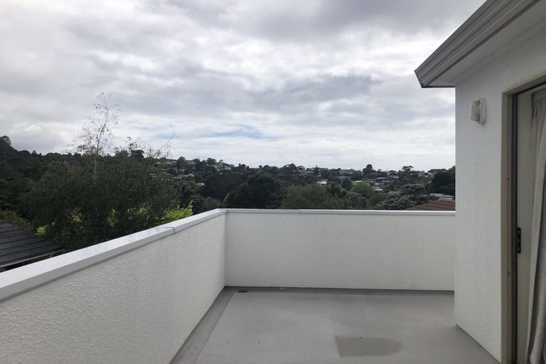 Photo of property in 2/73 Spinella Drive, Bayview, Auckland, 0629
