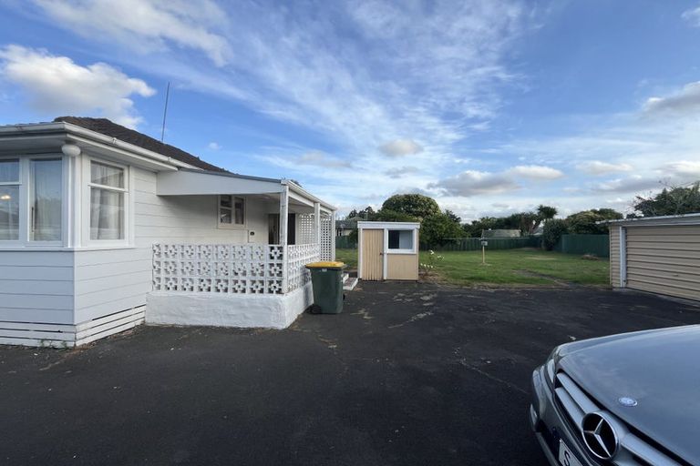 Photo of property in 11 Hunua Road, Papakura, 2110