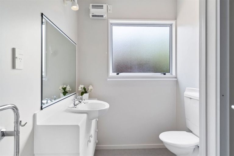 Photo of property in 8 Rhodesvale Terrace, Cashmere, Christchurch, 8022