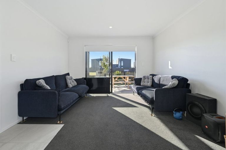 Photo of property in 24 Atutahi Lane, Papamoa, 3118