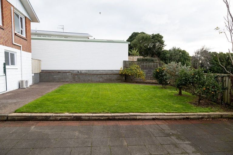 Photo of property in 16 Mayne Street, Waitara, 4320