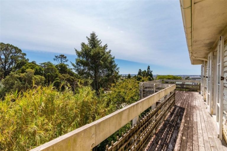 Photo of property in 205 Titirangi Road, Titirangi, Auckland, 0604