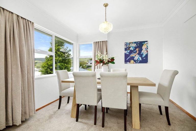 Photo of property in 12 Pembroke Street, Tawa, Wellington, 5028