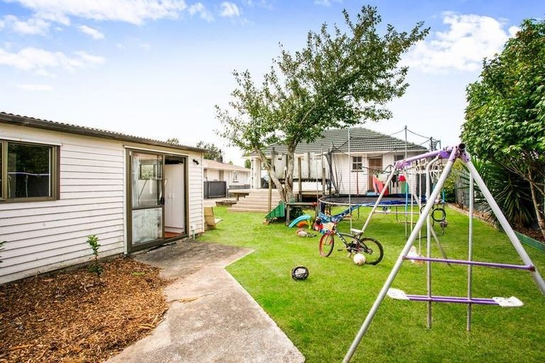 Photo of property in 12 Tamariki Avenue, Kelston, Auckland, 0602