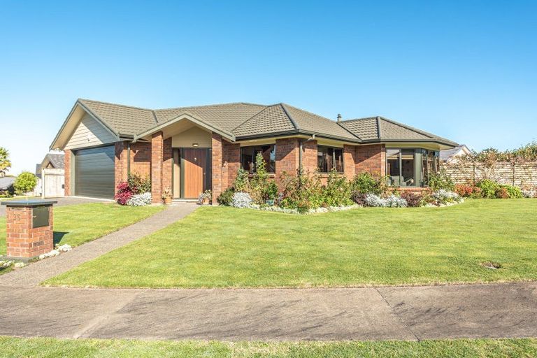 Photo of property in 35 Edith Collier Drive, Otamatea, Whanganui, 4500