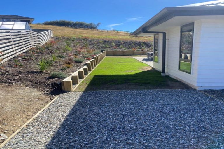 Photo of property in 37 Tomtit Crescent, Lake Hawea, 9382