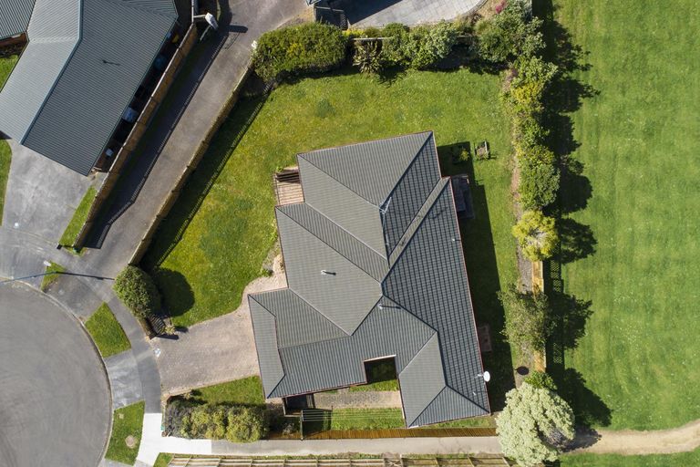 Photo of property in 23 Greenwood Place, Fitzherbert, Palmerston North, 4410