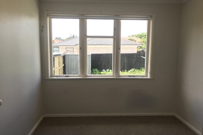 Photo of property in 1/4 Shakespeare Road, Milford, Auckland, 0620