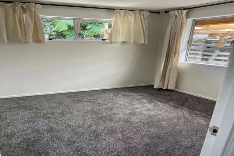 Photo of property in 31 Sequoia Place, Sunnynook, Auckland, 0620