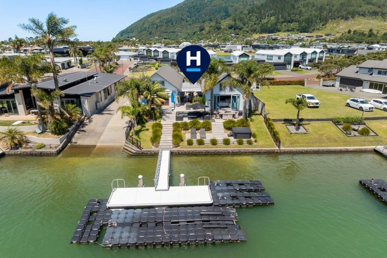 Photo of property in 121 Motu Hei, Pauanui, Hikuai, 3579