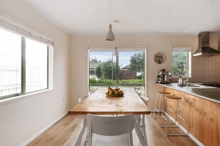 Photo of property in 14 Grabella Place, Papamoa Beach, Papamoa, 3118