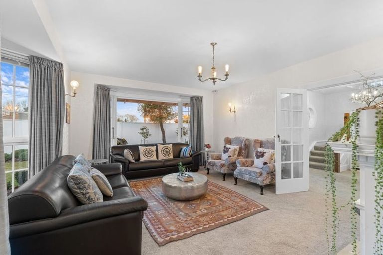 Photo of property in 24 Snowdon Road, Fendalton, Christchurch, 8052