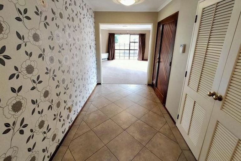 Photo of property in 100 Russell Street, Palmerston North, 4414