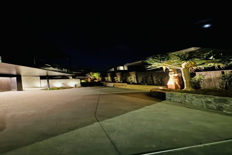 Photo of property in 1/324 Beach Road, Campbells Bay, Auckland, 0630