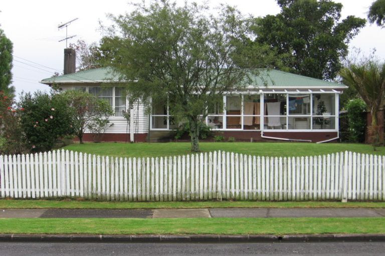 Photo of property in 24 Tiraumea Drive, Pakuranga, Auckland, 2010