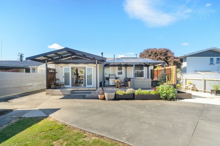 Photo of property in 26 Peters Avenue, Cloverlea, Palmerston North, 4412