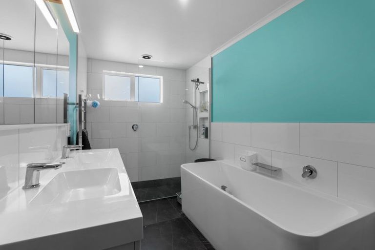 Photo of property in 12 Regan Street, Stratford, 4332