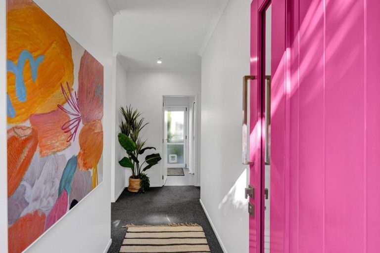 Photo of property in 308 Mangorei Road, Merrilands, New Plymouth, 4312