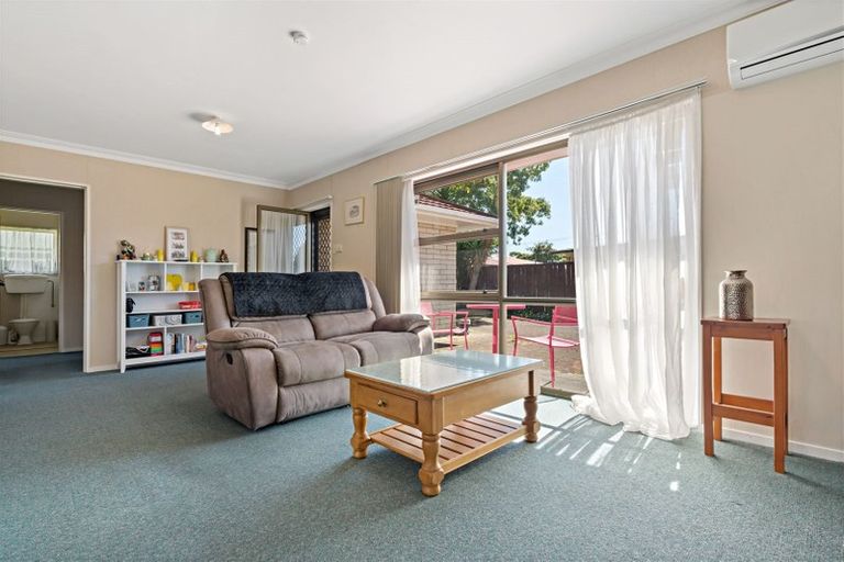 Photo of property in 1/27 Scott Road, Papakura, 2110
