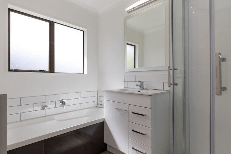 Photo of property in 35 Grace Crescent, Richmond Heights, Taupo, 3330