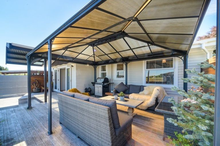 Photo of property in 26 Peters Avenue, Cloverlea, Palmerston North, 4412