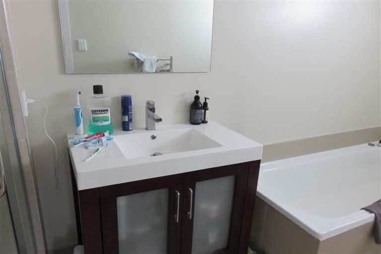 Photo of property in 1/46 Gulf View Road, Murrays Bay, Auckland, 0630