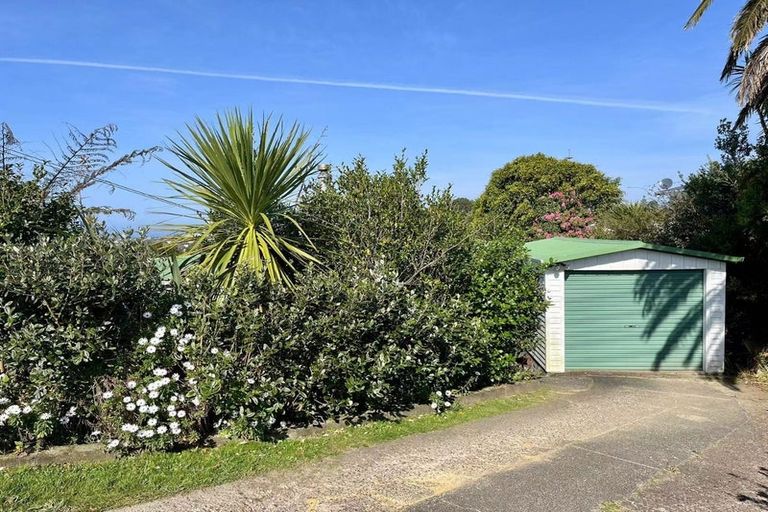Photo of property in 114 Arran Road, Browns Bay, Auckland, 0630