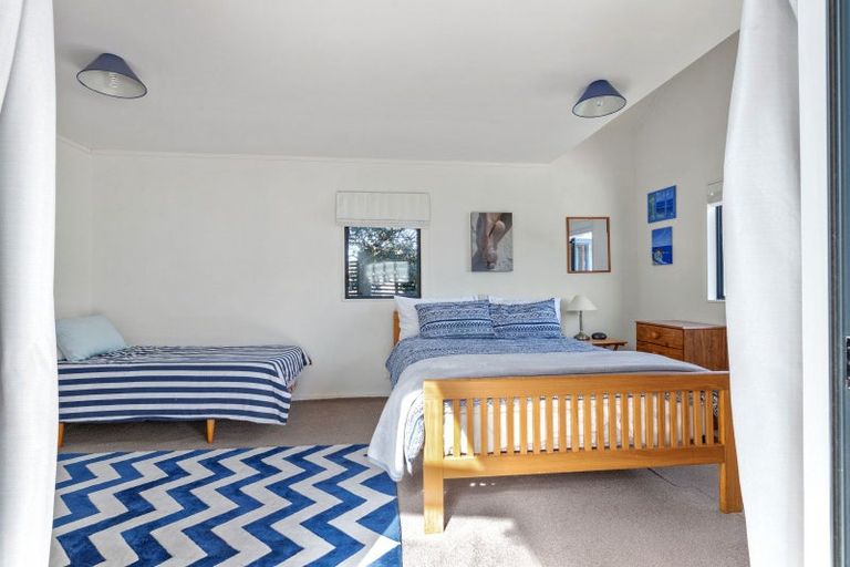 Photo of property in 22 Pinedale Crescent, Riversdale Beach, Masterton, 5872