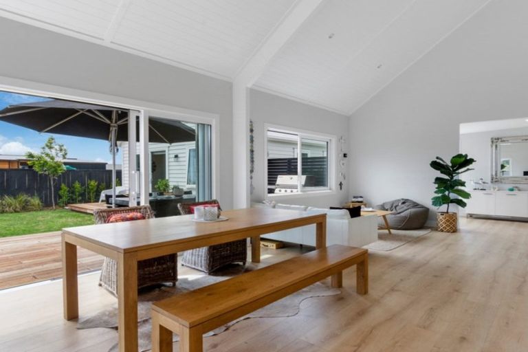 Photo of property in 14 Shearwater Lane, Point Wells, 0986