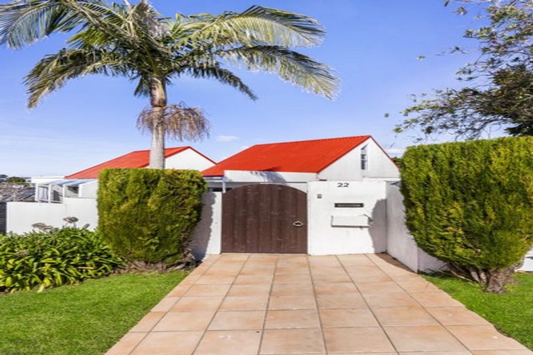 Photo of property in 22 Cairnbrae Court, Northcross, Auckland, 0632