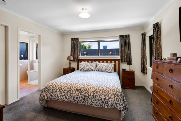 Photo of property in 32b Ainslee Street, Highlands Park, New Plymouth, 4312