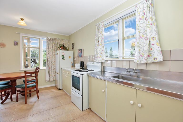 Photo of property in 6 Cureton Street, Morrinsville, 3300