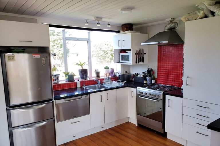 Photo of property in 18 Princes Street, Fitzroy, New Plymouth, 4312
