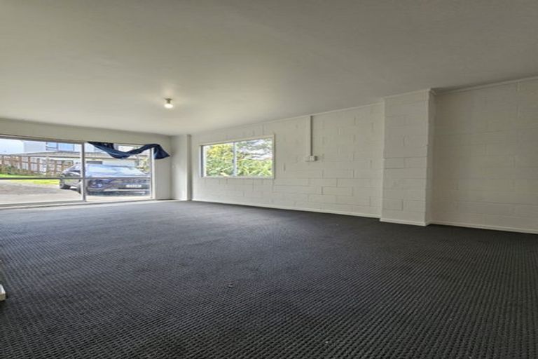 Photo of property in 33 Leaver Place, Weymouth, Auckland, 2103