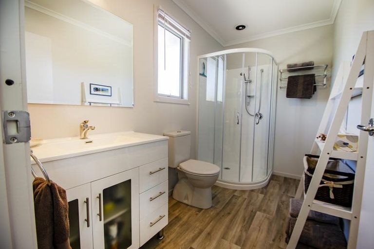 Photo of property in 20 Pisa Moorings Road, Mount Pisa, Cromwell, 9383