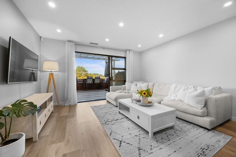 Photo of property in 150 Vintry Drive, Kumeu, 0810