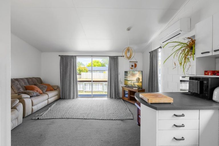 Photo of property in 11 Rainbow Drive, Rainbow Point, Taupo, 3330