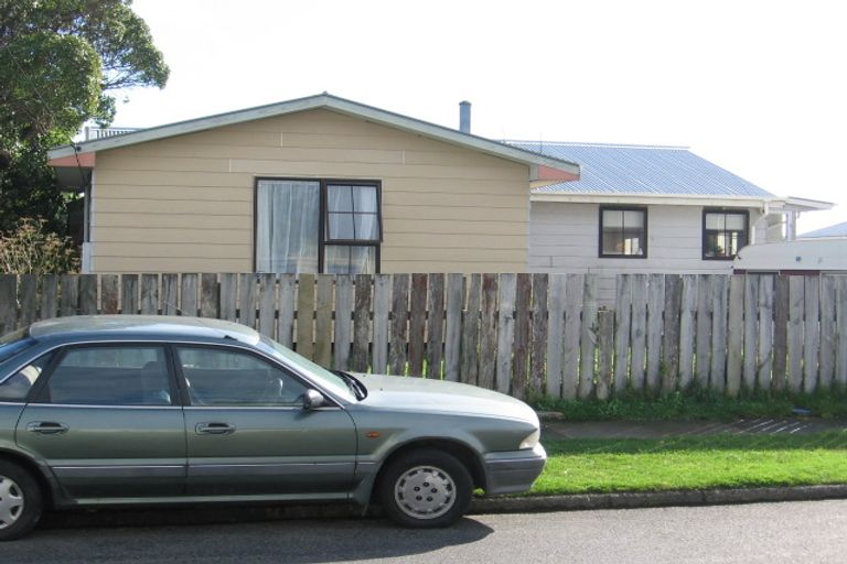 Photo of property in 16 Opapa Street, Titahi Bay, Porirua, 5022