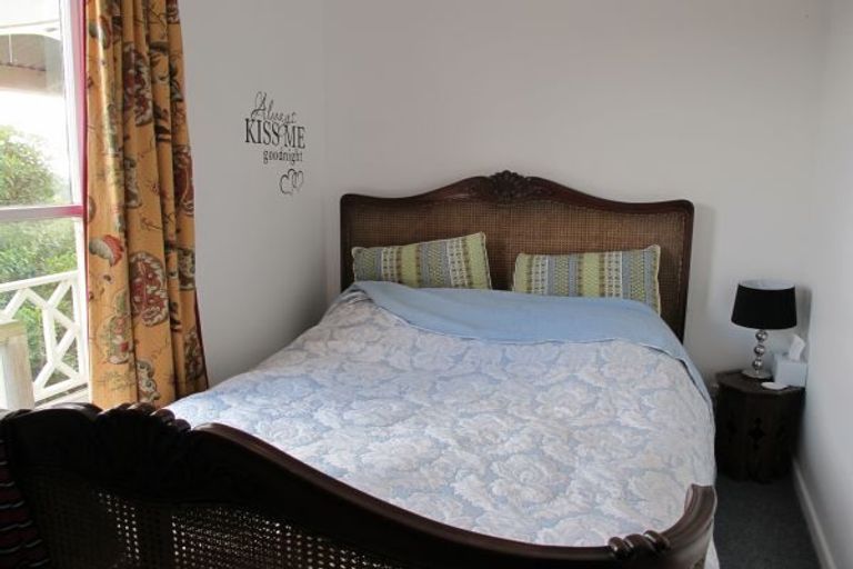 Photo of property in 165a Hinemoa Street, Birkenhead, Auckland, 0626