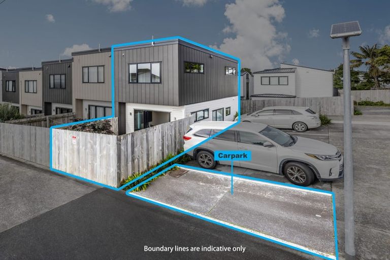 Photo of property in 8/6 Hepburn Road, Glendene, Auckland, 0602