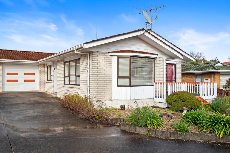 Photo of property in 9a Civic Place, Waiuku, 2123