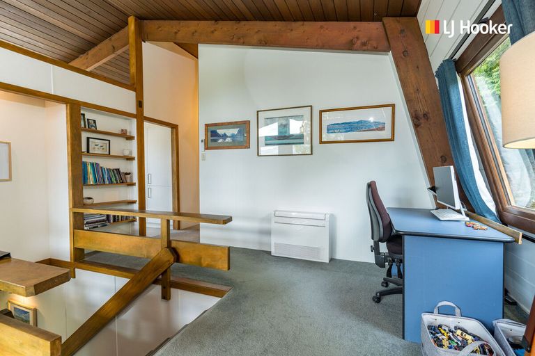 Photo of property in 4 Barling Street, Macandrew Bay, Dunedin, 9014