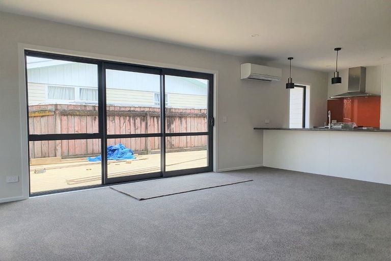 Photo of property in 1/1 Sutherland Avenue, Silverstream, Upper Hutt, 5019